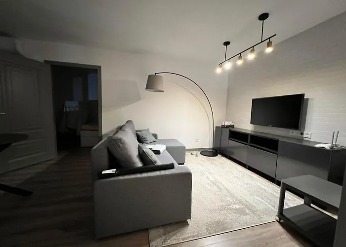 Luxe On Gogol Street